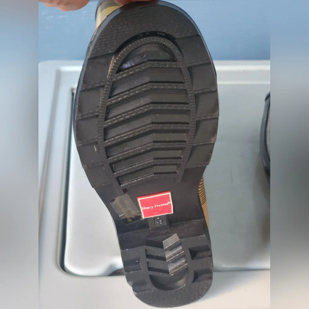 NWT HENRY FERRERA Women's Plaid Rain Boots  Stylish rain boots. Size 9. - Picture 4 of 8